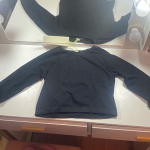 Long sleeve H&M T-shirt, black, cropped, athletic, simple, stretchy